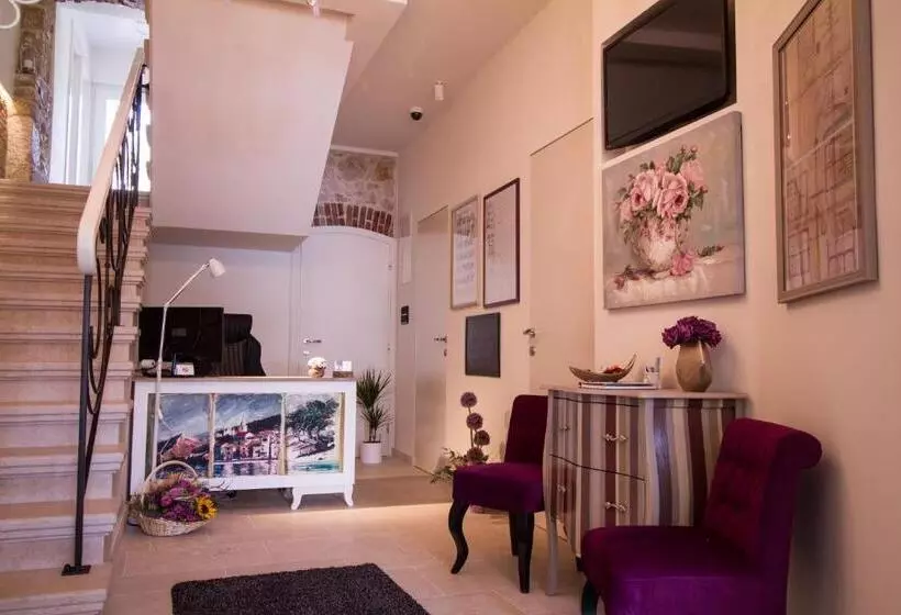 هتل Heritage Forza