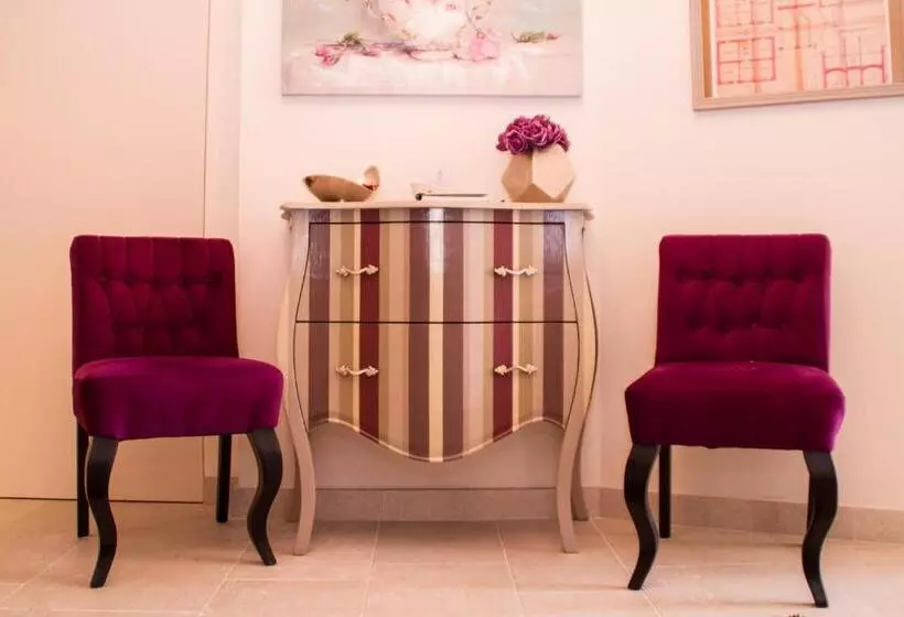 هتل Heritage Forza