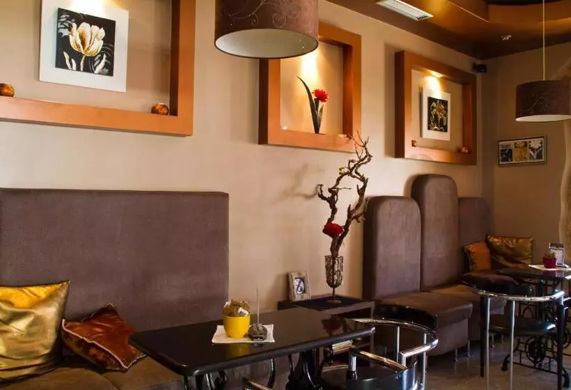 هتل Heritage Forza