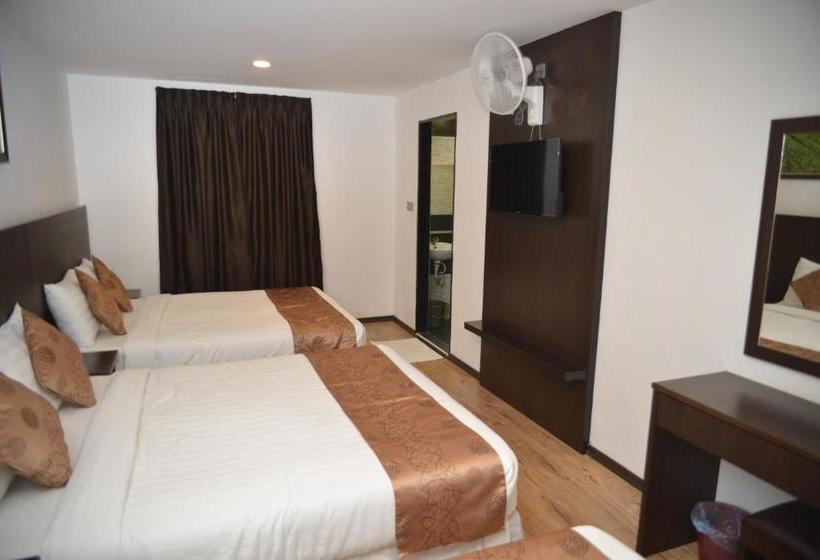 Отель Highlanders