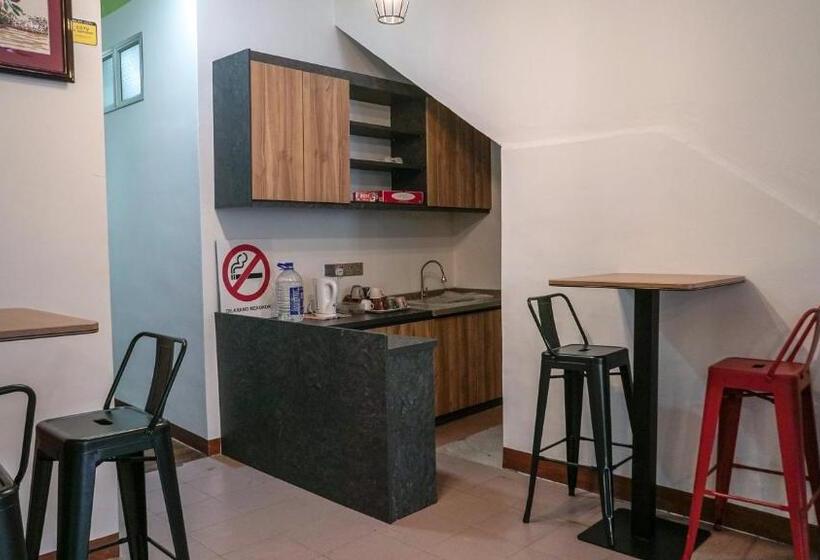 Отель Highlanders