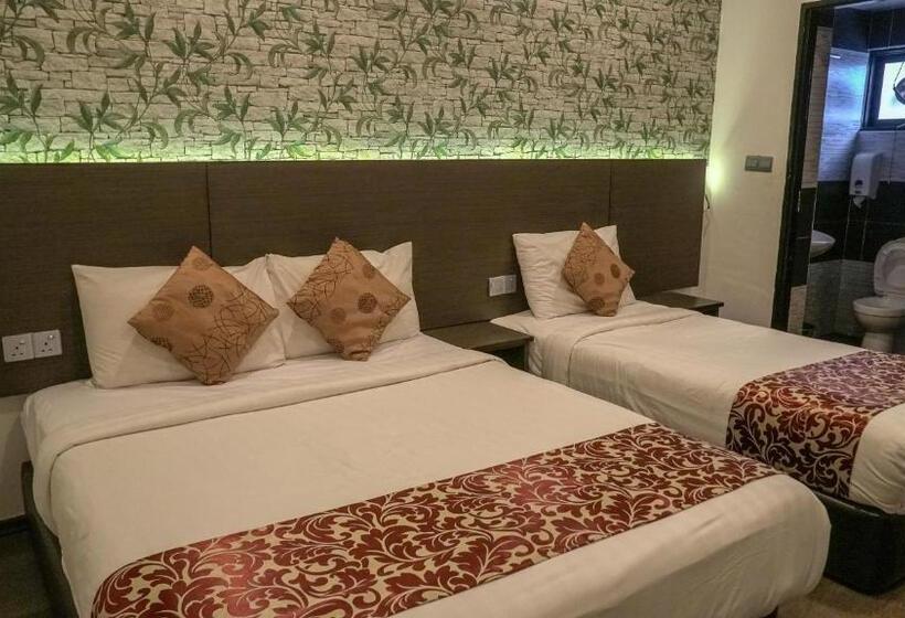 Отель Highlanders