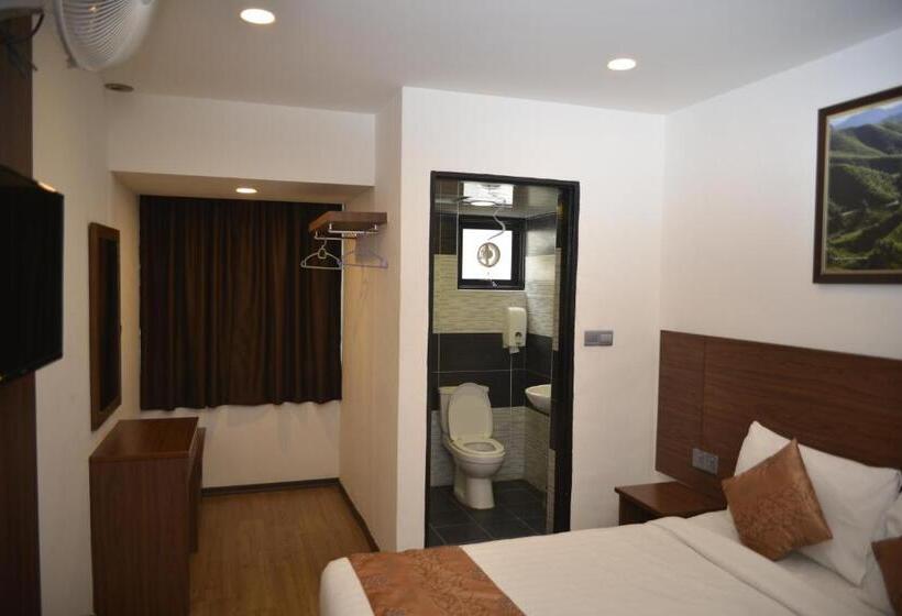 Отель Highlanders