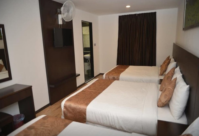 Отель Highlanders