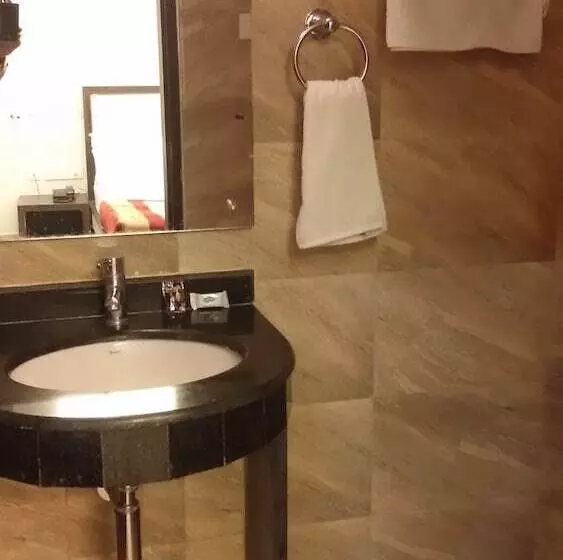 هتل Janki International