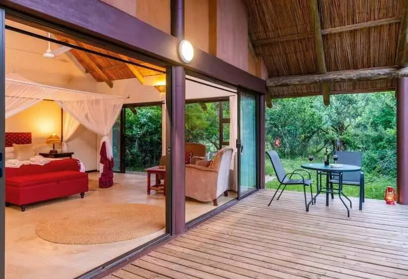 Отель Leopard Walk Lodge