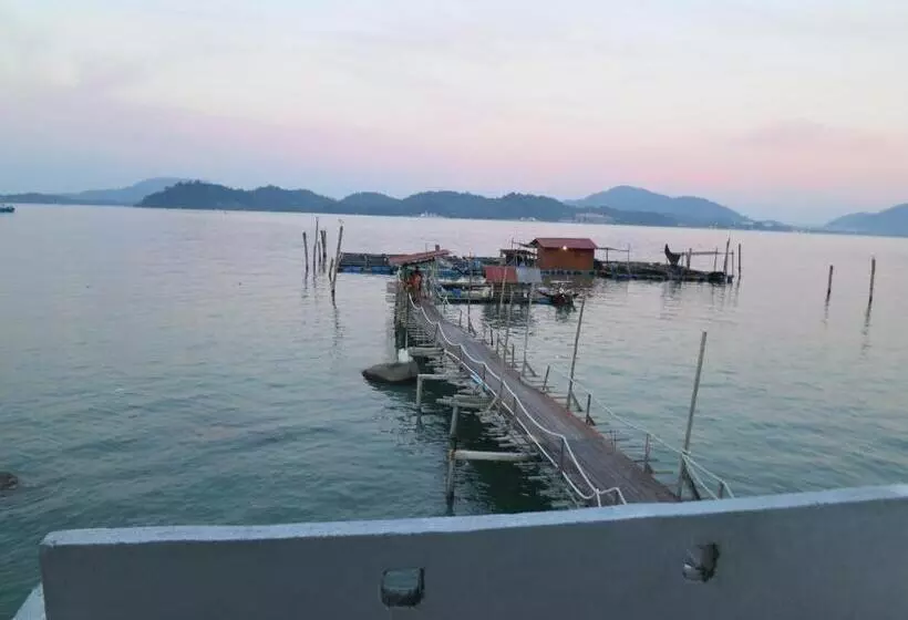 هتل Pangkor Fish House