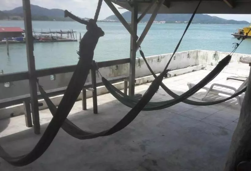 هتل Pangkor Fish House