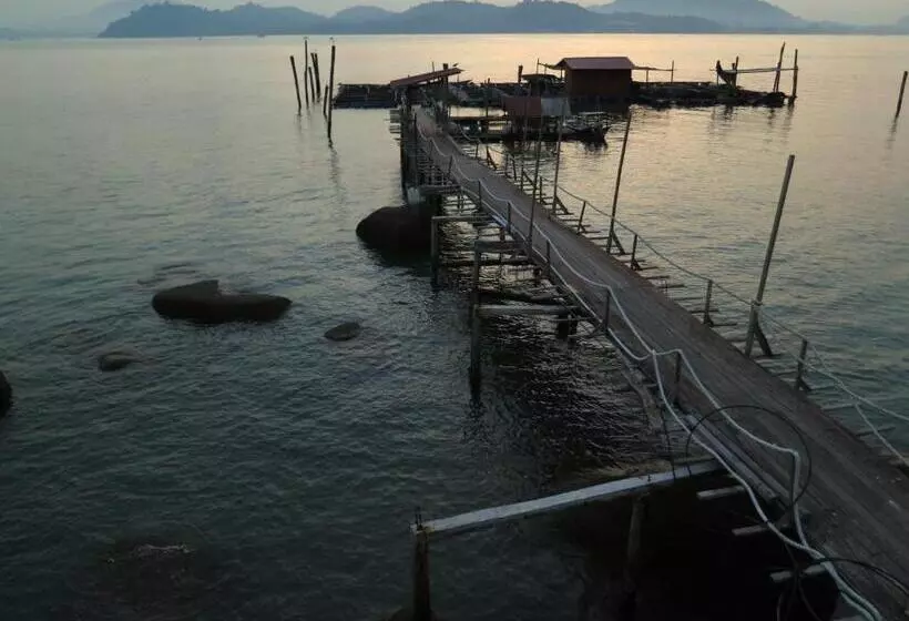 هتل Pangkor Fish House