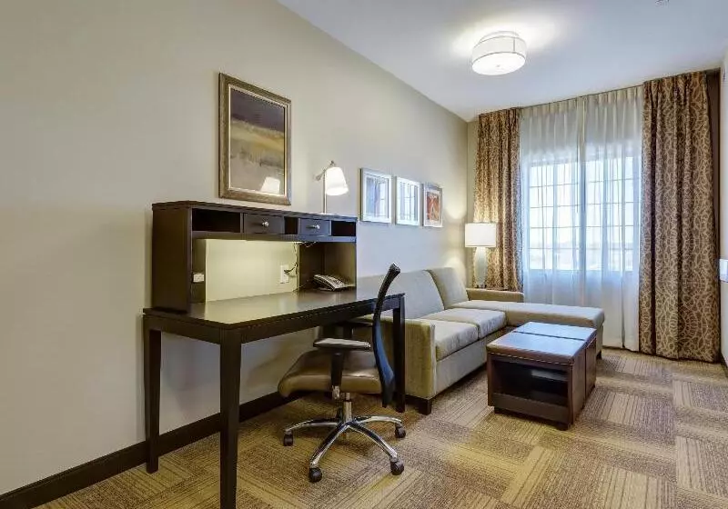 ホテル Staybridge Suites St Louis   Westport, An Ihg