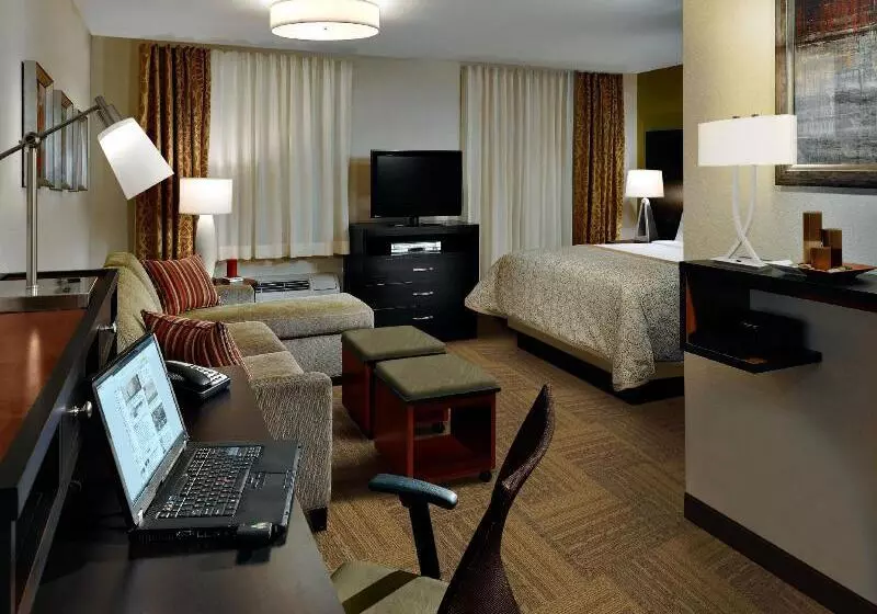 ホテル Staybridge Suites St Louis   Westport, An Ihg
