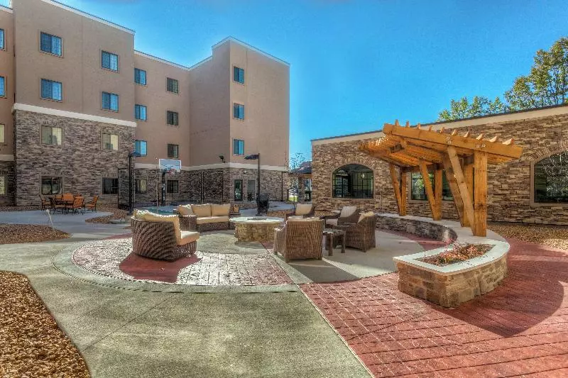 ホテル Staybridge Suites St Louis   Westport, An Ihg