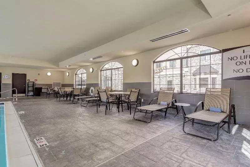 ホテル Staybridge Suites St Louis   Westport, An Ihg