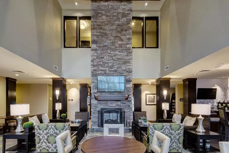 ホテル Staybridge Suites St Louis   Westport, An Ihg