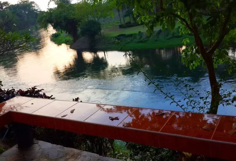 هتل Suanphet Riverview Resort