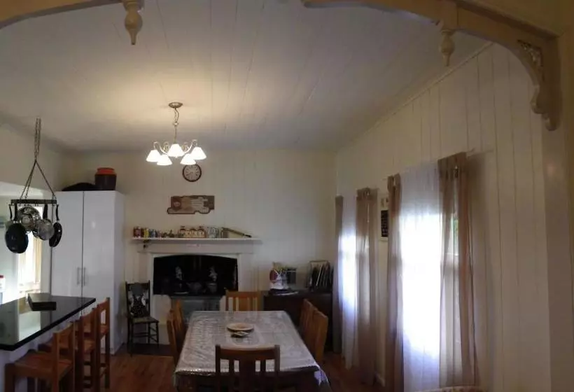 ホテル Tenterfield Historic C1895 Cottage