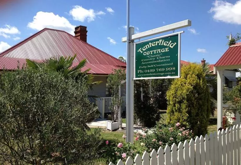 ホテル Tenterfield Historic C1895 Cottage