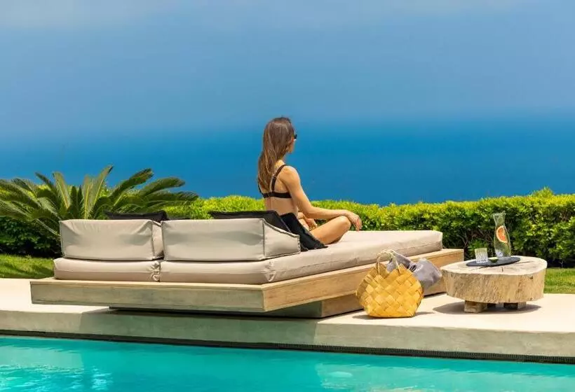 Mama La Roosa Luxury Retreat