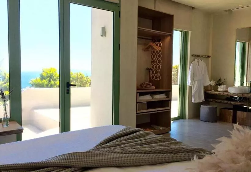 Mama La Roosa Luxury Retreat