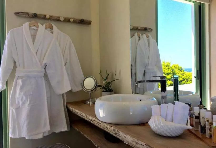 Mama La Roosa Luxury Retreat