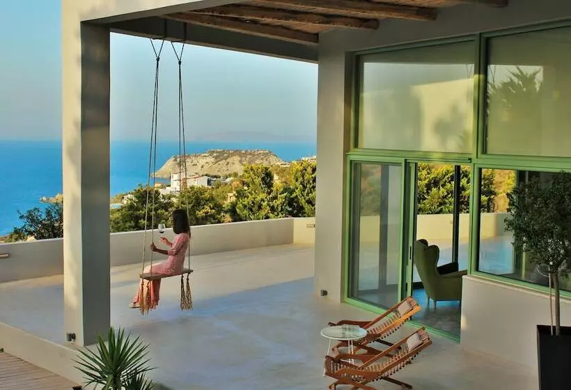 Mama La Roosa Luxury Retreat