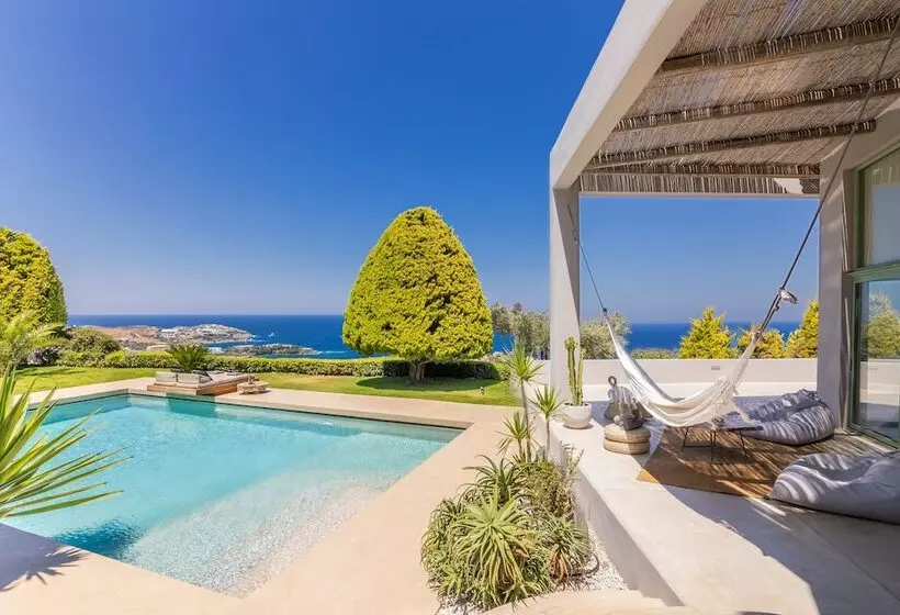 Mama La Roosa Luxury Retreat