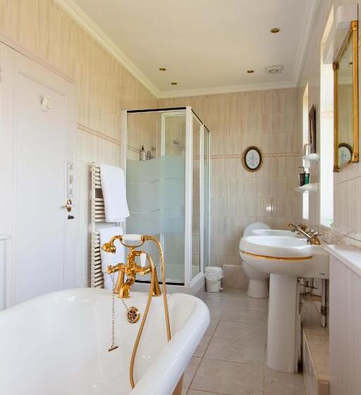 פנסיון Elmcroft Guest House