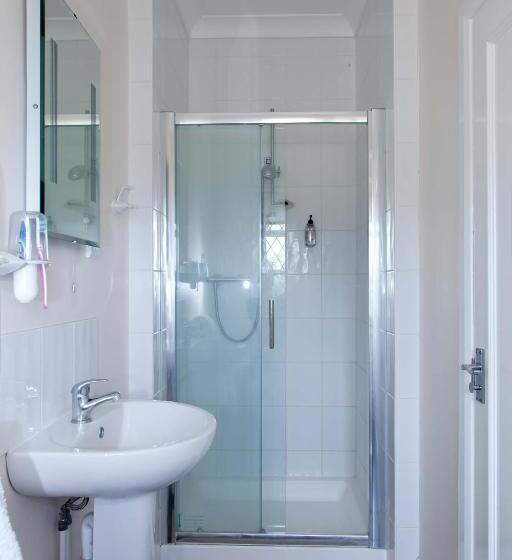 פנסיון Elmcroft Guest House