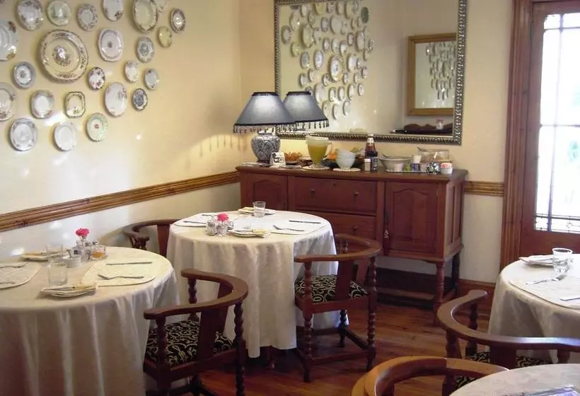 פנסיון Melvin Residence Guest House