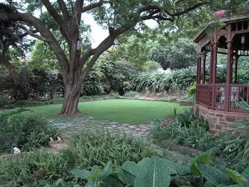 פנסיון Melvin Residence Guest House