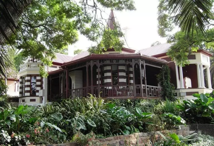 פנסיון Melvin Residence Guest House