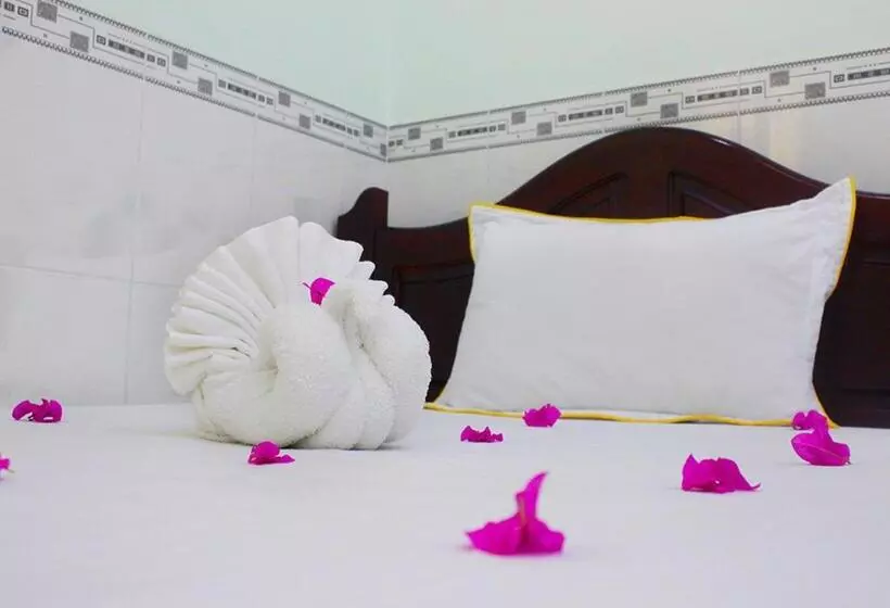 Majatalo Quoc Dinh Guesthouse