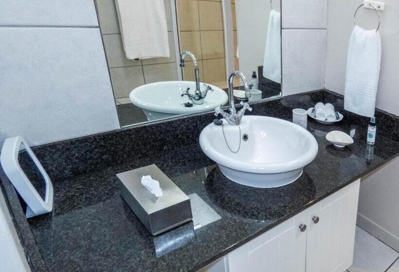 פנסיון Sheilan House