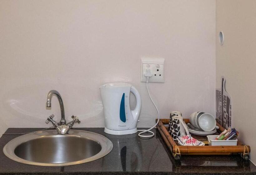 פנסיון Sheilan House