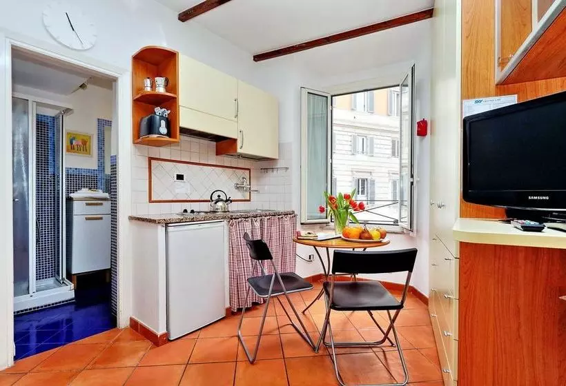 Rome Accommodation Leonina Apartment