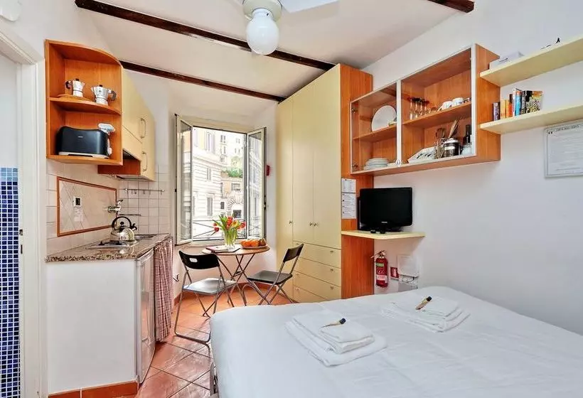 Rome Accommodation Leonina Apartment