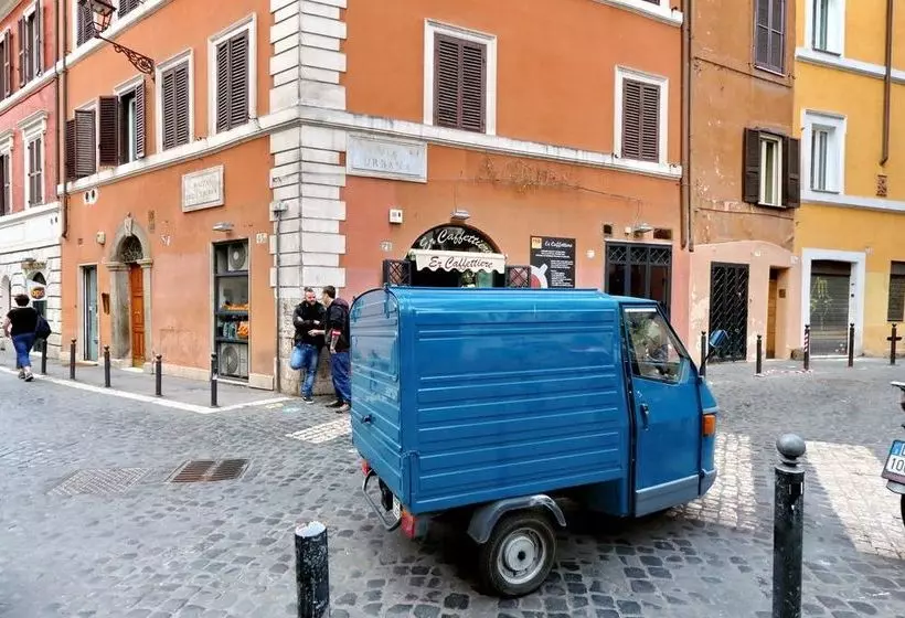 Rome Accommodation Leonina Apartment