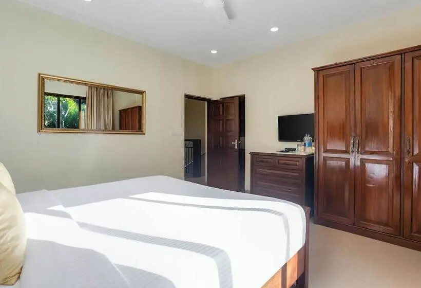 Seashell Suites And Villas