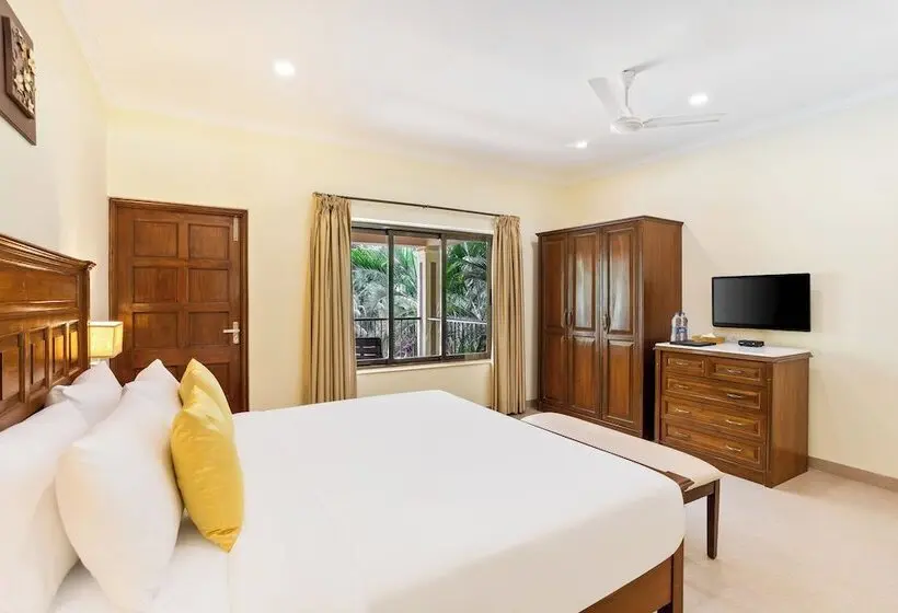 Seashell Suites And Villas