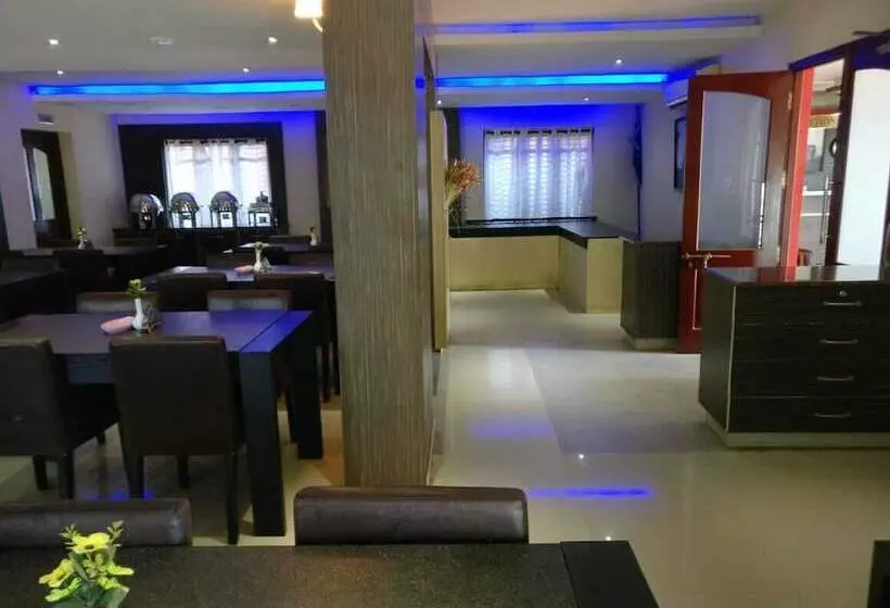 Hotelli French Avenue