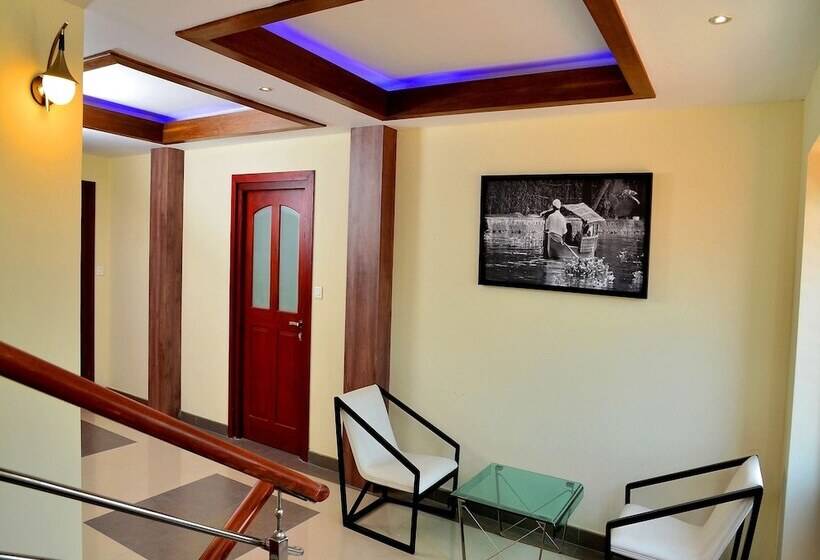 בית מלון כפרי French Avenue