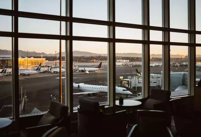 ホテル Fairmont Vancouver Airport   Gold Experience