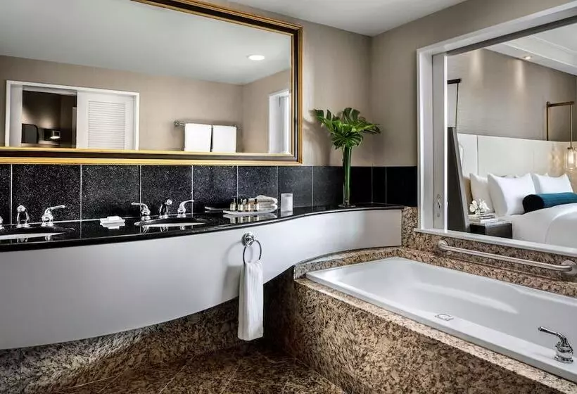 ホテル Fairmont Vancouver Airport   Gold Experience