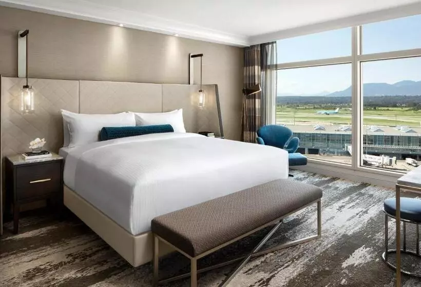 ホテル Fairmont Vancouver Airport   Gold Experience