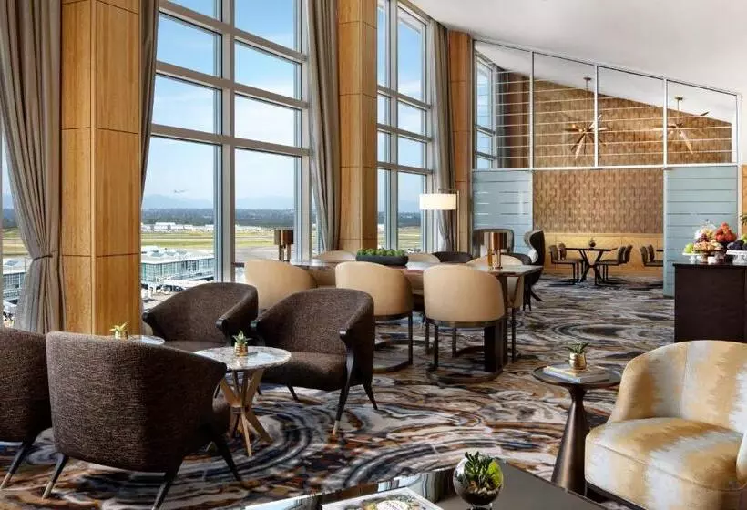 ホテル Fairmont Vancouver Airport   Gold Experience