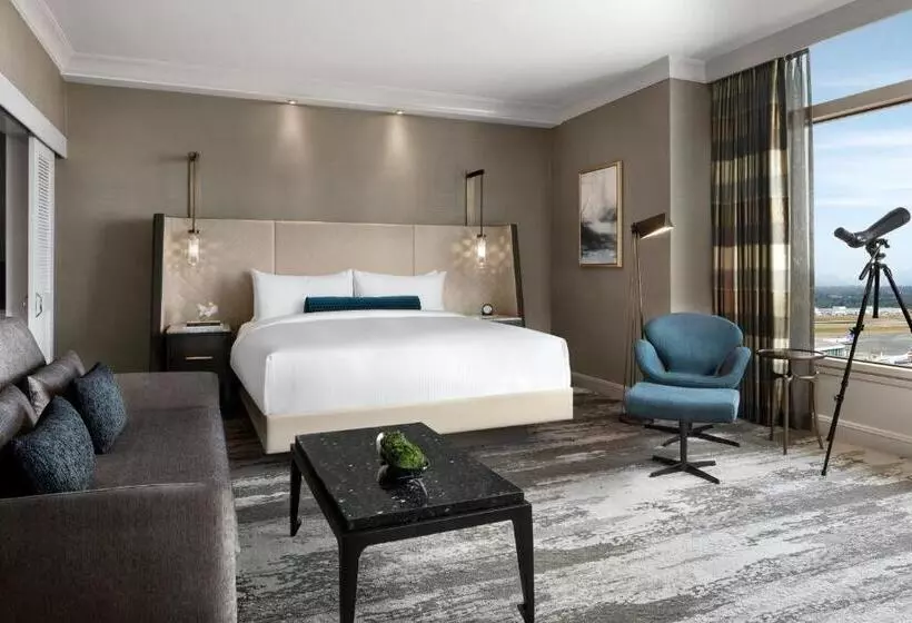 ホテル Fairmont Vancouver Airport   Gold Experience