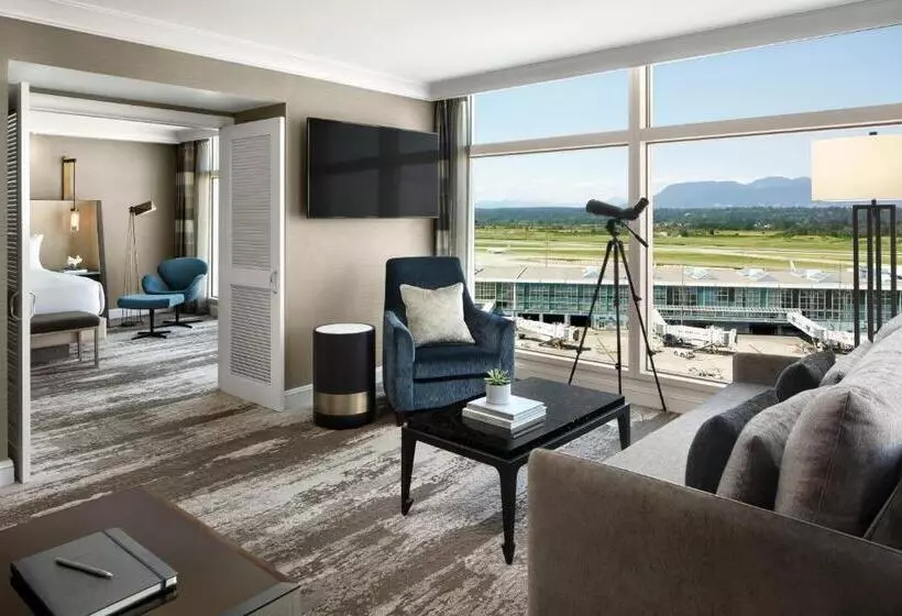 ホテル Fairmont Vancouver Airport   Gold Experience