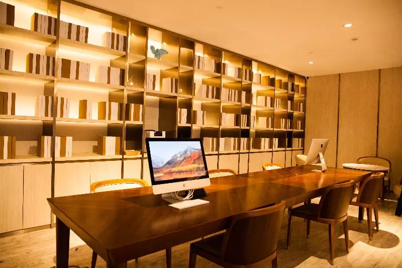 Ji Hotel Lanzhou West Railway Station North