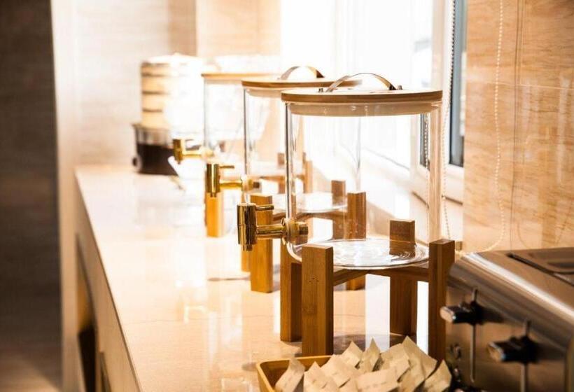 Ji Hotel Lanzhou West Railway Station North