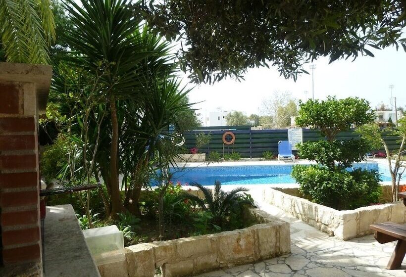 Avra Family Maisonettes